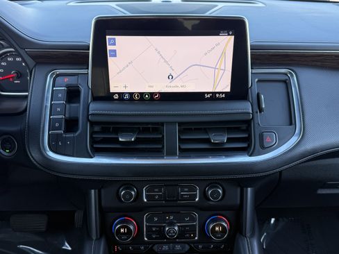 Used 2021 Chevrolet Suburban Premier image 35