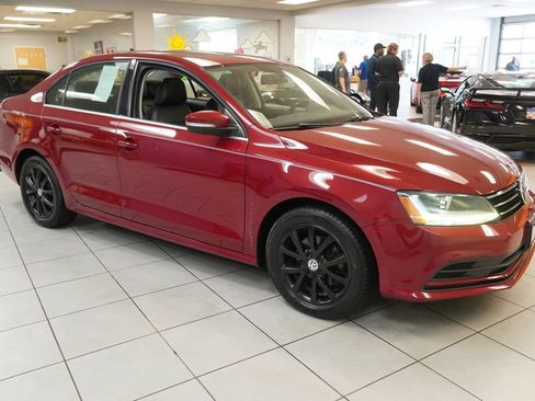 Used 2017 Volkswagen Jetta SE FWD image 14