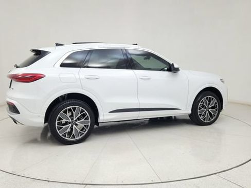 Used 2025 Audi Q5 Premium Plus w/ Premium Plus AWD/4WD image 11