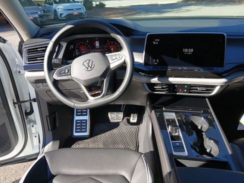 New 2026 Volkswagen Atlas Peak Edition AWD/4WD image 13