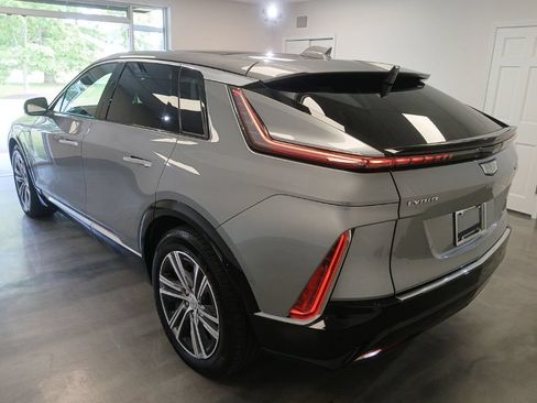 Used 2024 Cadillac Lyriq Luxury AWD/4WD image 3