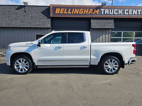 Used 2023 Chevrolet Silverado 1500 High Country w/ High Country Premium Package AWD/4WD image 2