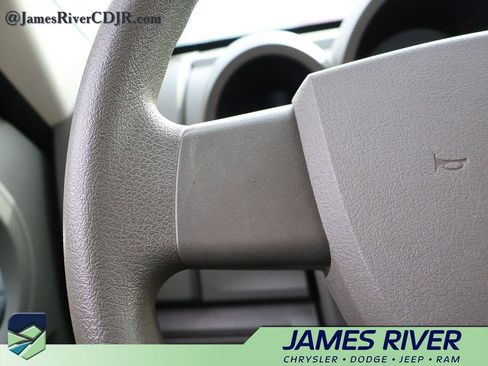 Used 2008 Dodge Nitro SXT image 25