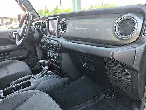 Used 2023 Jeep Gladiator Overland AWD/4WD image 33