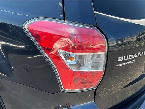 Used 2014 Subaru Forester 2.5i Premium w/ All-Weather Package AWD/4WD image 21