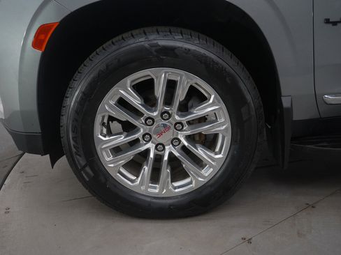 Used 2023 GMC Yukon XL SLT w/ SLT Premium Package image 26