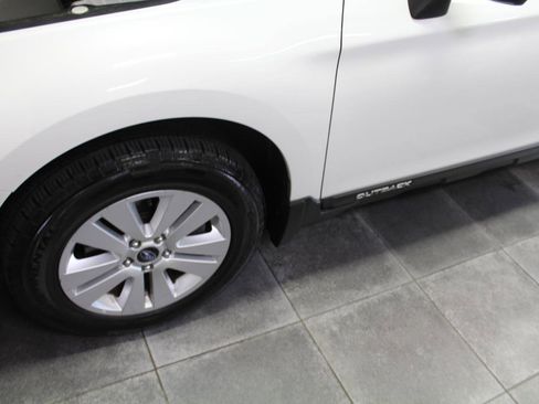 Used 2017 Subaru Outback 2.5i Premium image 31
