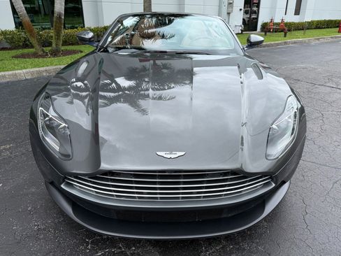 Used 2020 Aston Martin DB11 Volante RWD image 12