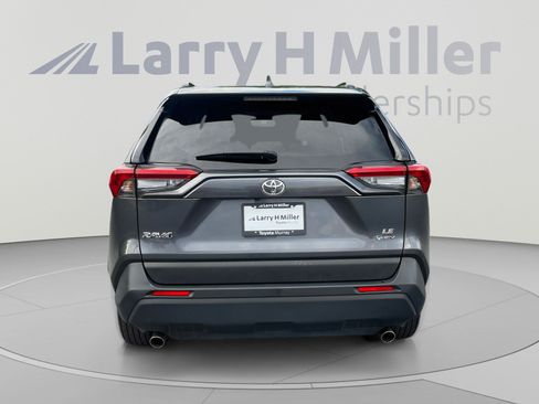 Used 2025 Toyota RAV4 LE AWD/4WD image 4