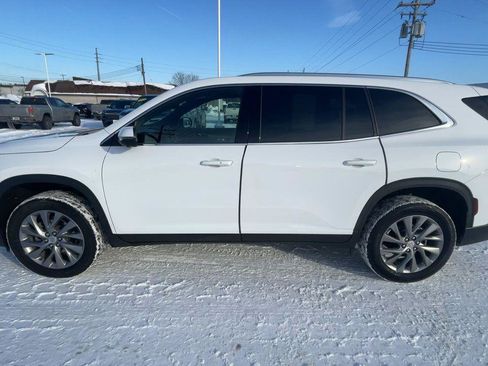 Used 2025 Buick Enclave Preferred image 5