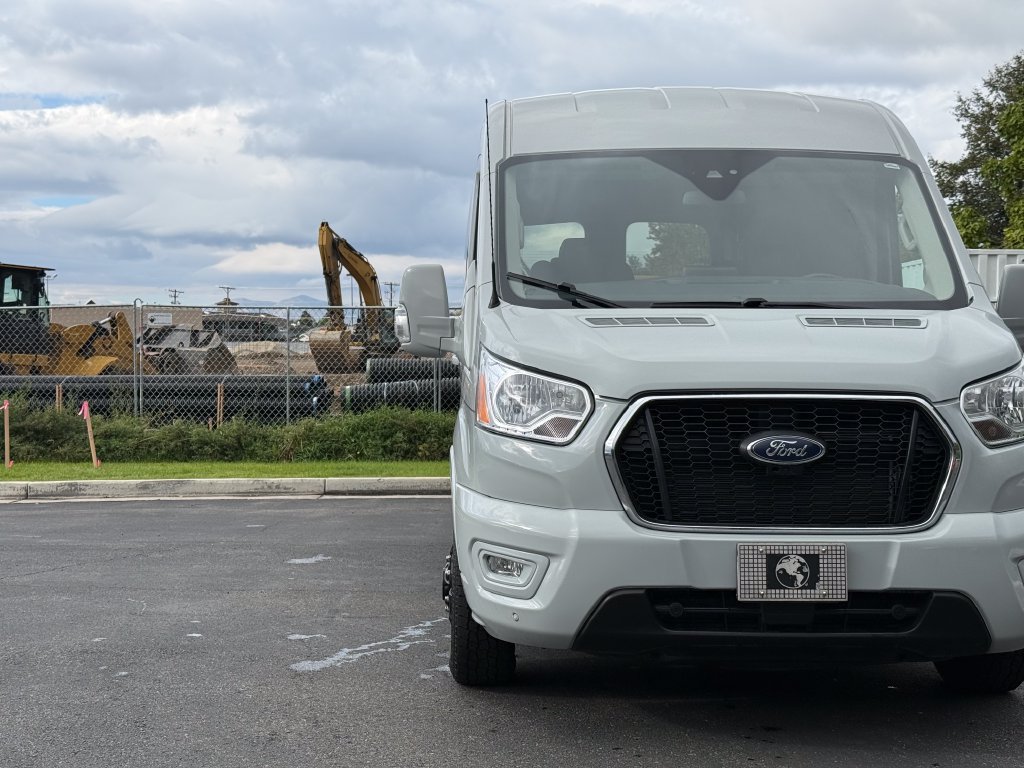 Used 2021 Ford Transit 250 Medium Roof AWD image 4