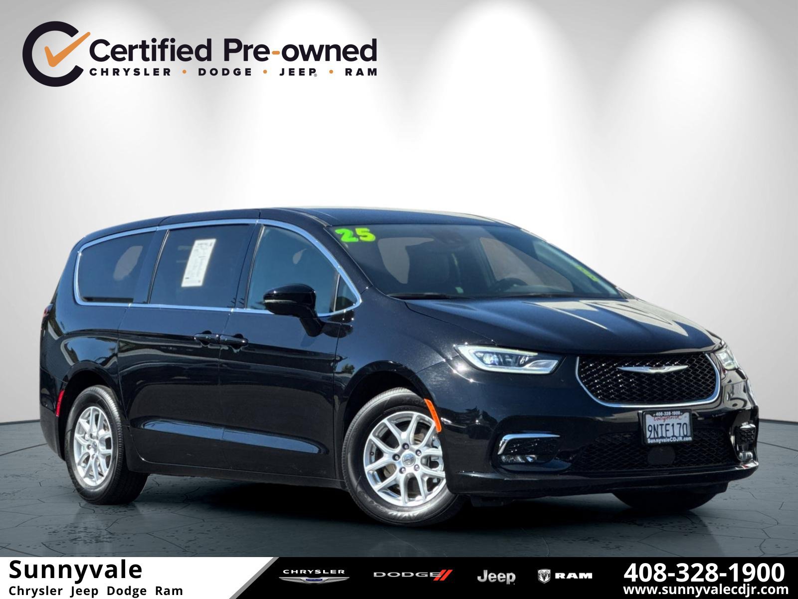 Certified 2025 Chrysler Pacifica Select FWD image 1