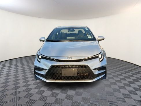 Used 2024 Toyota Corolla SE w/ SE Premium Package FWD image 3