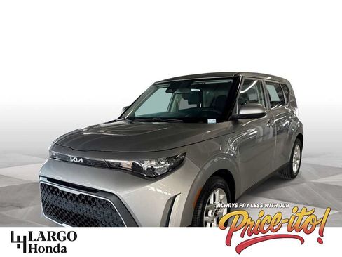 Used 2023 Kia Soul LX w/ Option Group 015 FWD image 1