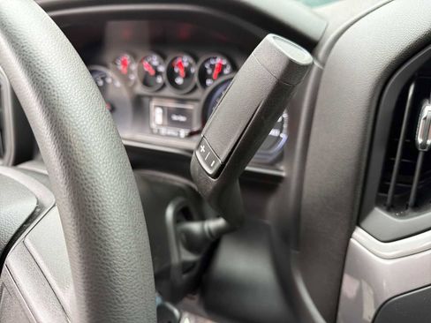 Used 2021 Chevrolet Silverado 2500 Custom w/ Custom Value Package image 16