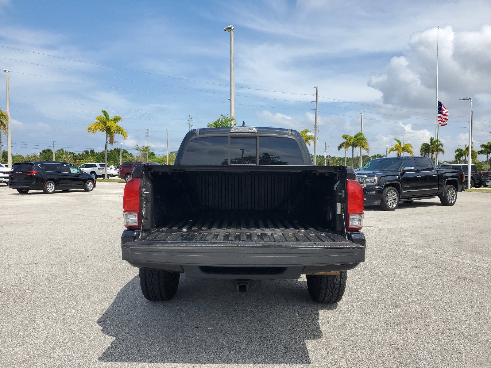 Used 2016 Toyota Tacoma TRD Off-Road w/ Premium & Technology Package RWD image 8