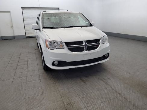 Used 2018 Dodge Grand Caravan SXT FWD image 14