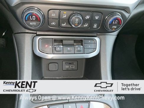 Certified 2023 GMC Acadia SLE w/ Driver Convenience Package image 30