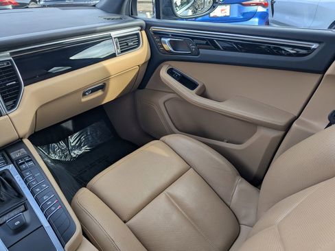 Used 2018 Porsche Macan image 8