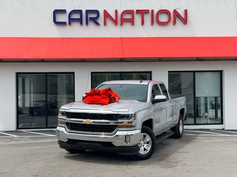 Used 2017 Chevrolet Silverado 1500 LT w/ All Star Edition AWD/4WD image 2