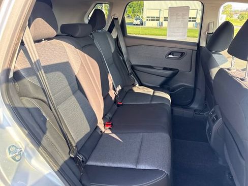 Used 2021 Nissan Rogue SV AWD/4WD image 14