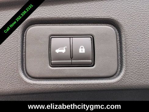 Used 2025 Nissan Pathfinder SV FWD image 15