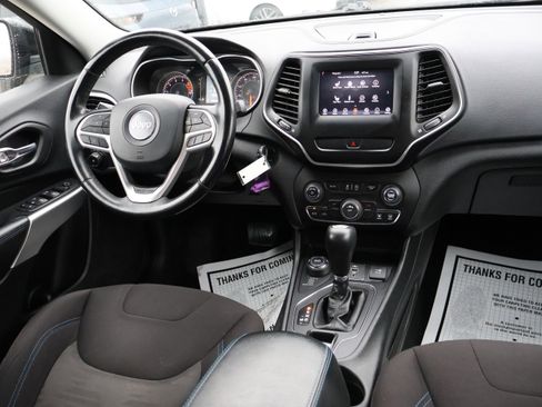 Used 2020 Jeep Cherokee Latitude image 16