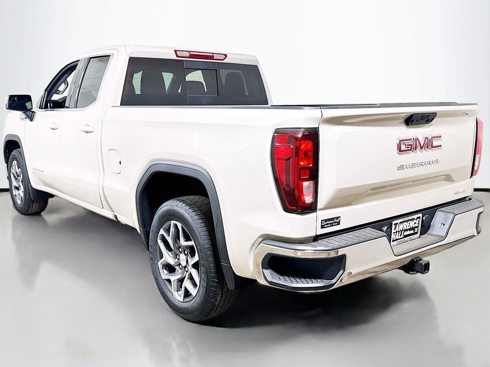New 2026 GMC Sierra 1500 SLE w/ Preferred Package RWD image 3