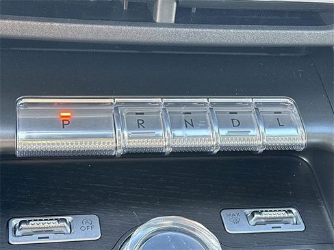 Used 2024 Lincoln Nautilus Reserve w/ Equipment Group 202A image 16