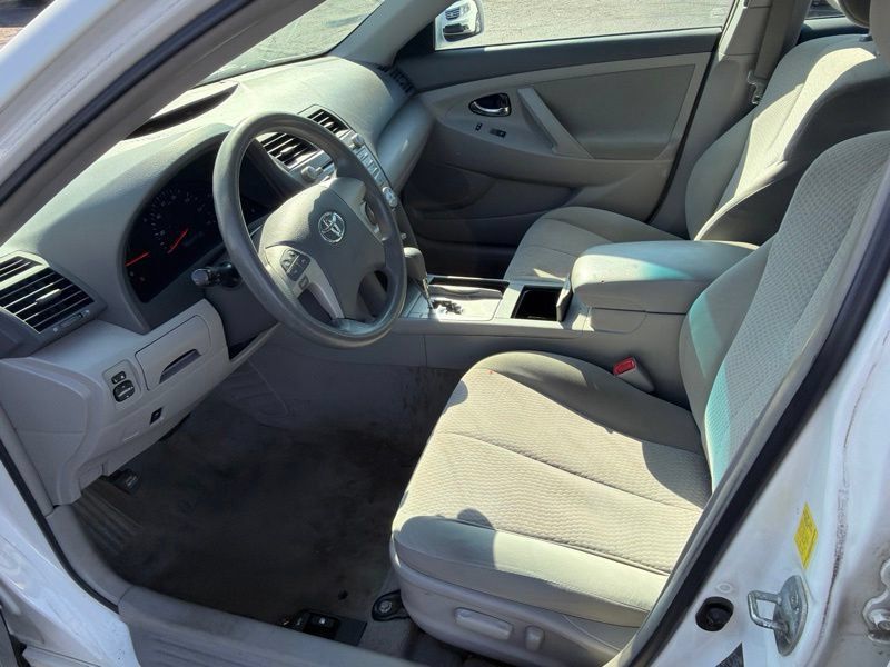 Used 2011 Toyota Camry LE FWD image 11