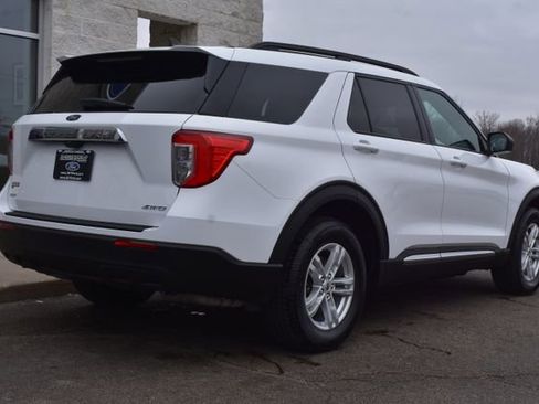 Used 2023 Ford Explorer XLT image 10