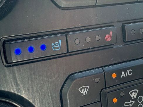 Used 2017 Ford Expedition Limited image 15