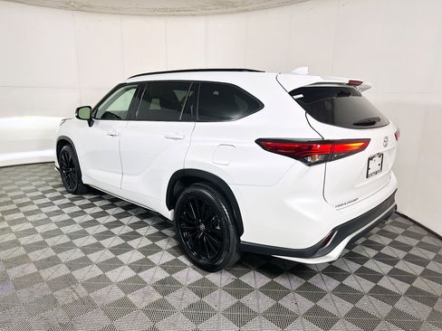 Used 2023 Toyota Highlander XSE image 5