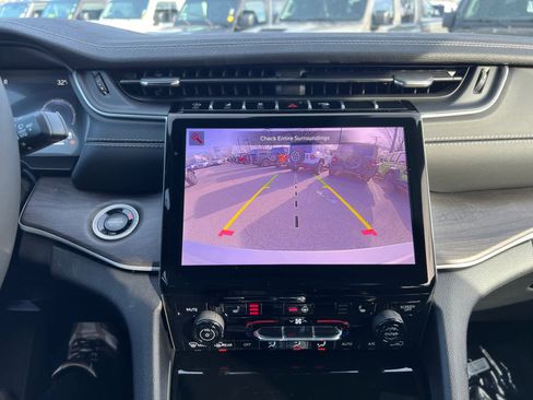 New 2025 Jeep Grand Cherokee L Limited w/ Black Appearance Package image 29