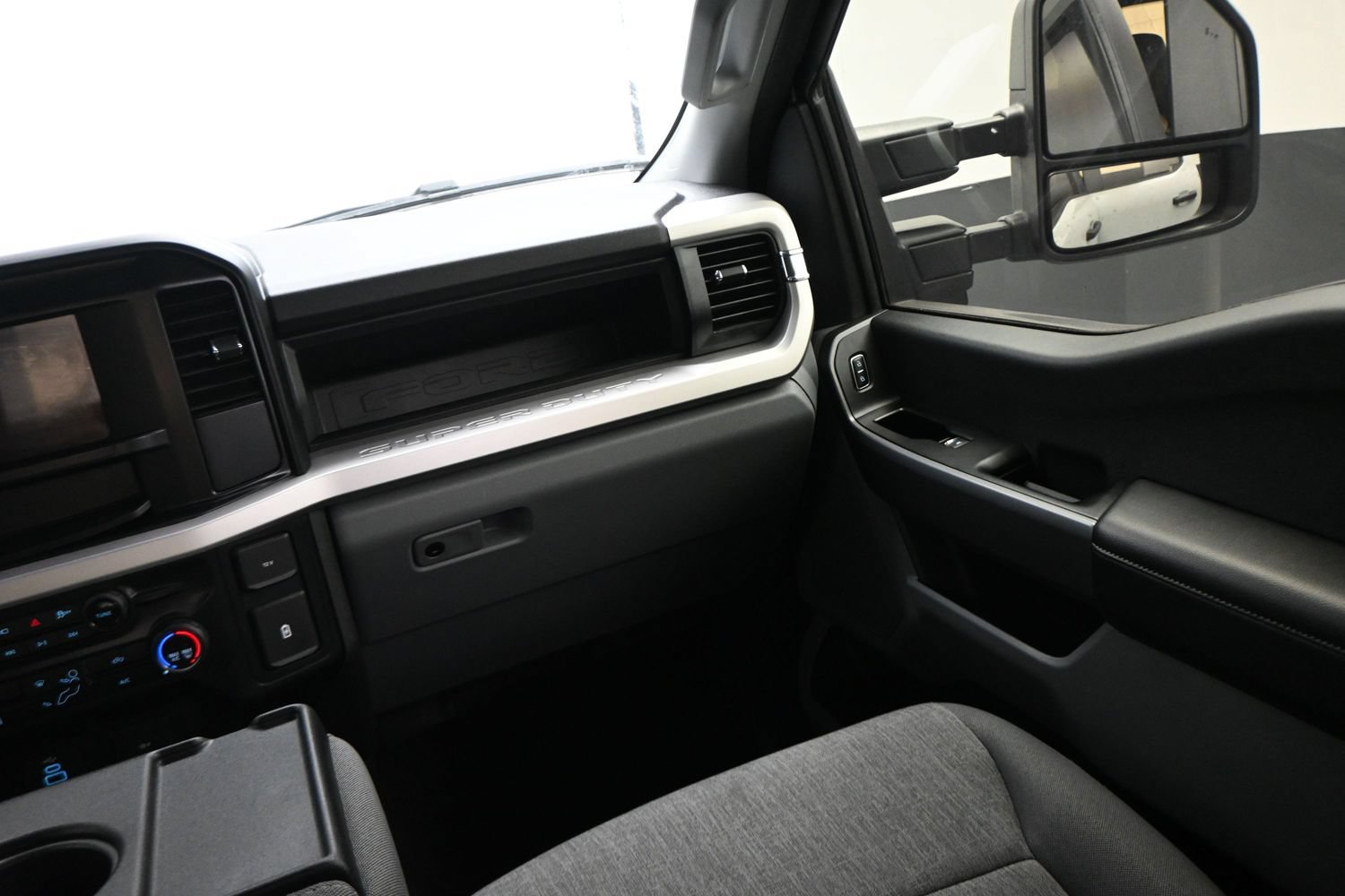 Certified 2025 Ford F250 XL w/ STX Appearance Package AWD/4WD image 14