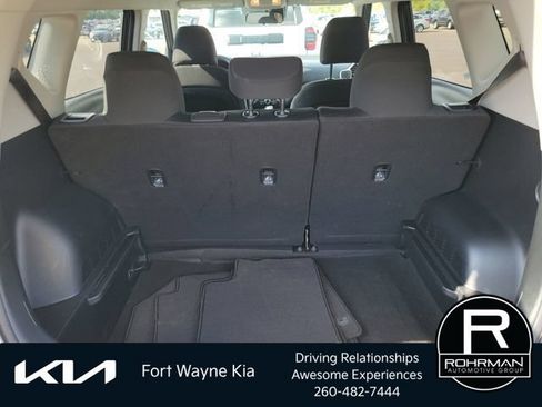 Certified 2025 Kia Soul LX w/ LX Technology Package FWD image 8