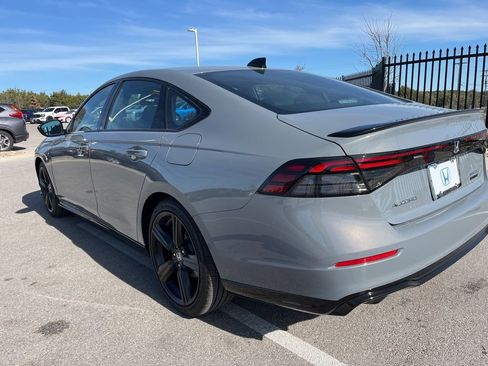 Used 2025 Honda Accord Sport image 6