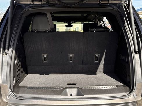 Used 2021 GMC Yukon Denali w/ Denali Premium Package image 26