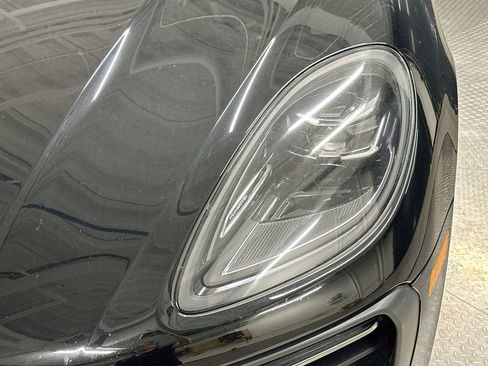 Used 2022 Porsche Macan AWD/4WD image 32