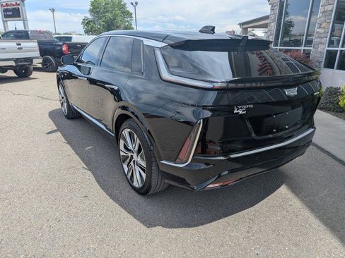 Used 2024 Cadillac Lyriq Luxury AWD/4WD image 3