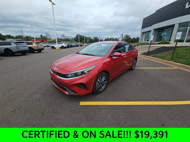 Used 2024 Kia Forte LXS w/ LXS Technology Package FWD image 4