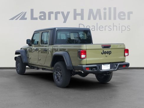New 2026 Jeep Gladiator Sport AWD/4WD image 4