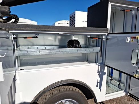 New 2024 Ford F550 4x4 SuperCab Super Duty image 22