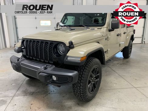 Used 2022 Jeep Gladiator Sport AWD/4WD image 1