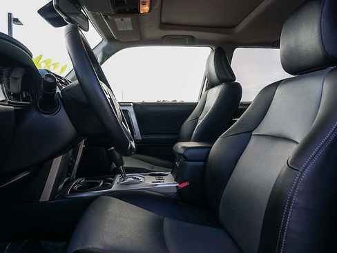 Used 2022 Toyota 4Runner SR5 Premium image 10