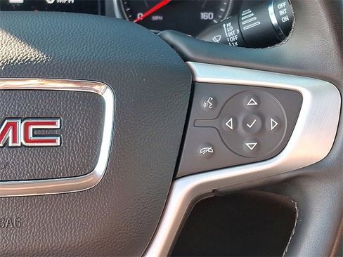 Used 2023 GMC Acadia SLT image 21