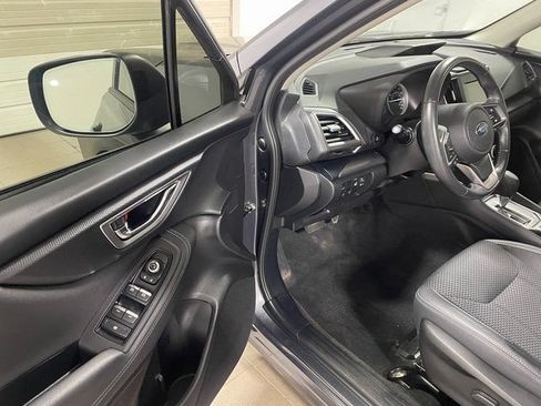 Used 2020 Subaru Forester Premium AWD/4WD image 13