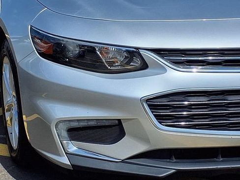 Used 2017 Chevrolet Malibu LT FWD image 28