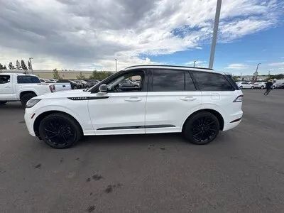 Used 2025 Lincoln Aviator Reserve w/ Luxury Package RWD image 8