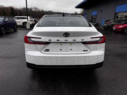 Used 2025 Toyota Camry XLE image 6